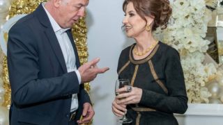 Илиана Раева: Снощи, както си хапвахме и пийвахме в ресторант в Анталия, и ето какво се случи