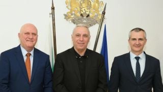 Стоичков и двама министри предприемат мерки