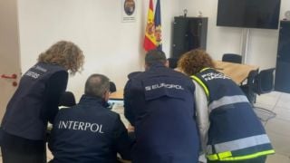 Мащабна акция с над 50 арестувани измамници, има и българи