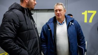 Застрашен ли е лицензът на Левски? Ивков каза каква сума чака