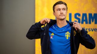 Извънредни новини за колабиралия в дома си футболист