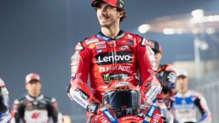 Шампионът тръгна с победа в MotoGP