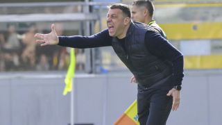Треньор наби противник и го уволниха