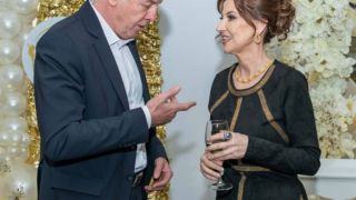 Фенове на Левски бъзнаха Сираков, молят се на Илиана Раева