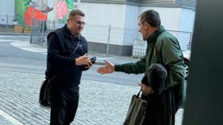 Фенове на Полша заградиха Йорданов и Пламен Андреев СНИМКИ