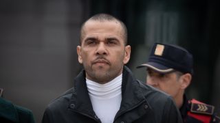 Ето какво яде Дани Алвес в първата си нощ извън затвора