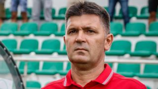 Ангел Стойков преподписа с Черноморец