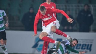 Божинов и синът на Вальо Илиев титуляри днес