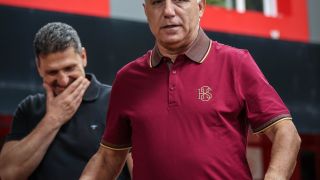 ЦСКА пусна ексклузивно ВИДЕО на Стоичков с каска на главата