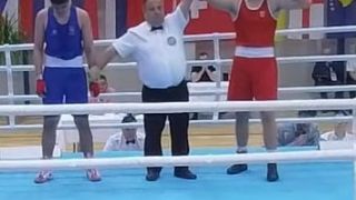 Първи медали за България от европейското по бокс