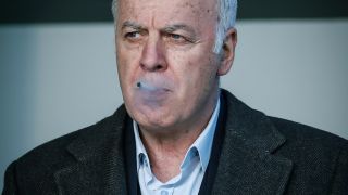 Тартор на "сините" атакува Сираков: Хазартно зависим и деградирал човек