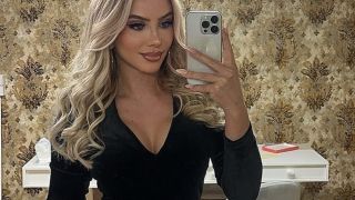 Секси баба хвана окото на всички, гледат и не вярват СНИМКИ