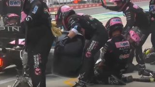 Невероятен гаф във Формула 1, всички изтръпнаха ВИДЕО