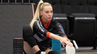 Наша блондинка загази, скандалът е огромен