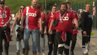 Eкшън с бесни фенове, провалиха мач на отбора си ВИДЕО