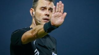 Смениха ВАР съдията на напечен мач 