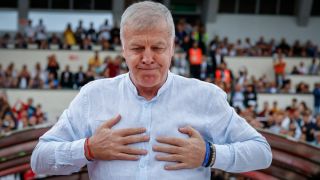 Заповядаха на Сираков да вкара 10 милиона лева в Левски