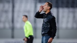 Mътят главата на треньора на Берое