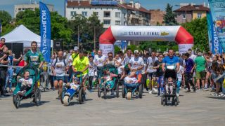 Хиляди огромни сърца отново подкрепиха Run2Gether България СНИМКИ