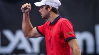 Донски бие в Сърбия, среща българин в спор за полуфинал