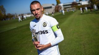 Славия се раздели с още двама