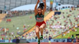Летящ старт на България в Рим, Начева с рекорд и победа