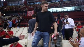 Бомба от Америка: Събират Везенков с най-добрия играч в НБА