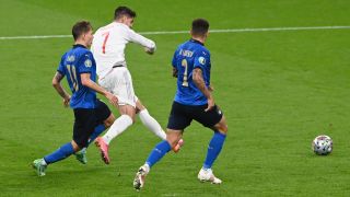 Европейското приковава вниманието с футболна класика и спомен за голово шоу