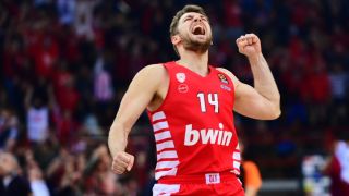 Рекорд! Ето колко милиона евро връщат Везенков в Европа