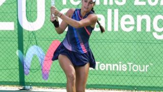Шиникова на крачка от финал в Хага