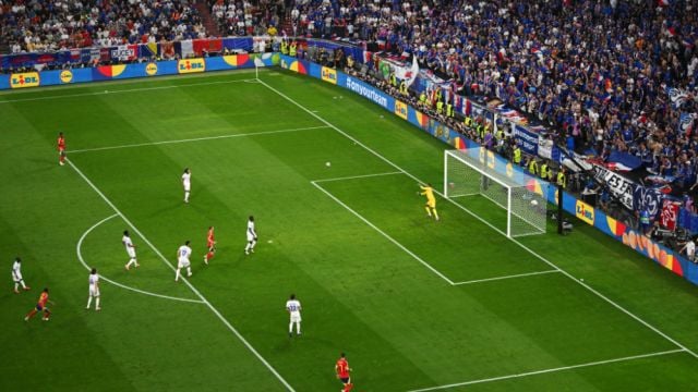 17-годишната сензация на Евро 2024 с най-красивия гол