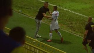 Халф на Славия налетя на футболен шеф ВИДЕО