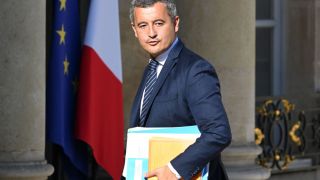 Франция спря близо 1000 шпиони в Париж