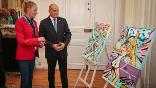 Румен Радев посети изложба на олимпийска тематика в Париж