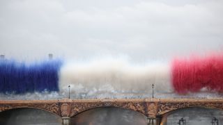 Мощен протест на Игрите, зрители показно напуснаха откриването СНИМКИ