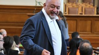 Красен Кралев скочи на "розово-либералната секта"