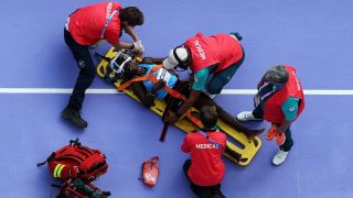 Нова драма на Олимпиадата, още една спортистка изнесена на носилка СНИМКИ