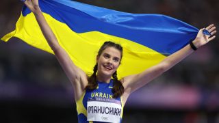 Счупилата рекорда на Стефка Костадинова ликува и в Париж