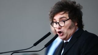 Президентът на Аржентина гневно защити Меси: Безумна постъпка на група страхливци