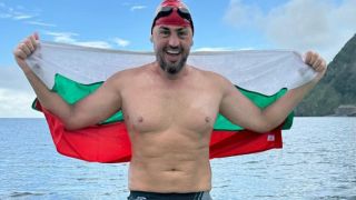 Изумително! Петър Стойчев преплува света СНИМКИ