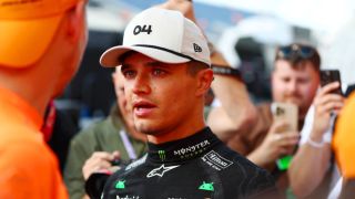 Пилот от Формула 1 разкара палавото си гадже