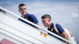 Националите тръгнаха за Унгария, само един говори