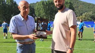 Oтбор от Втора лига остана без треньор