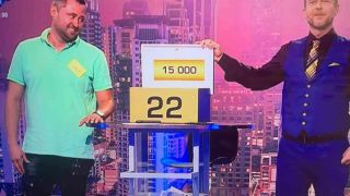 Наш футболен треньор лапна 15 бона от тв игра