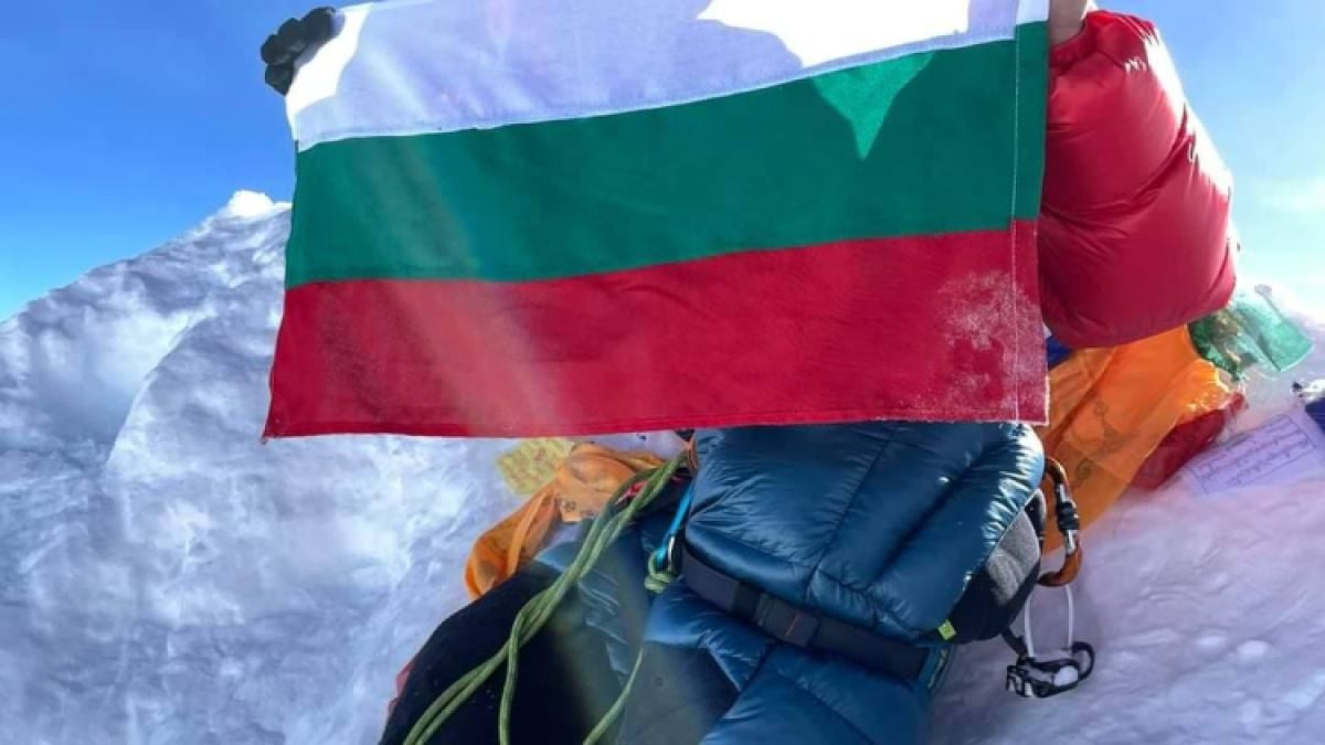 Голям подвиг: Христина Йосифова покори връх Манаслу СНИМКИ