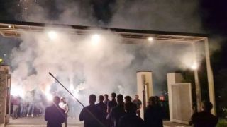 Родни фенове в центъра на полицейски екшън СНИМКИ