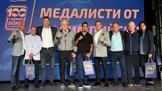 Олимпийски шампиони украсиха 100 години бокс в България