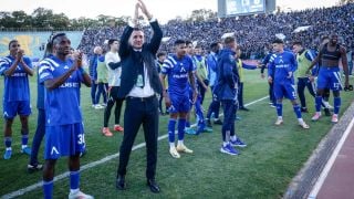 Генчев на купон с играчите на Левски