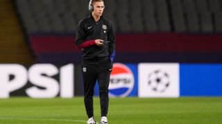 Ключова фигура на Барселона преподписа договора си с клуба