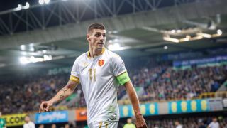 Седемкратен шампион протяга ръце към капитана на България